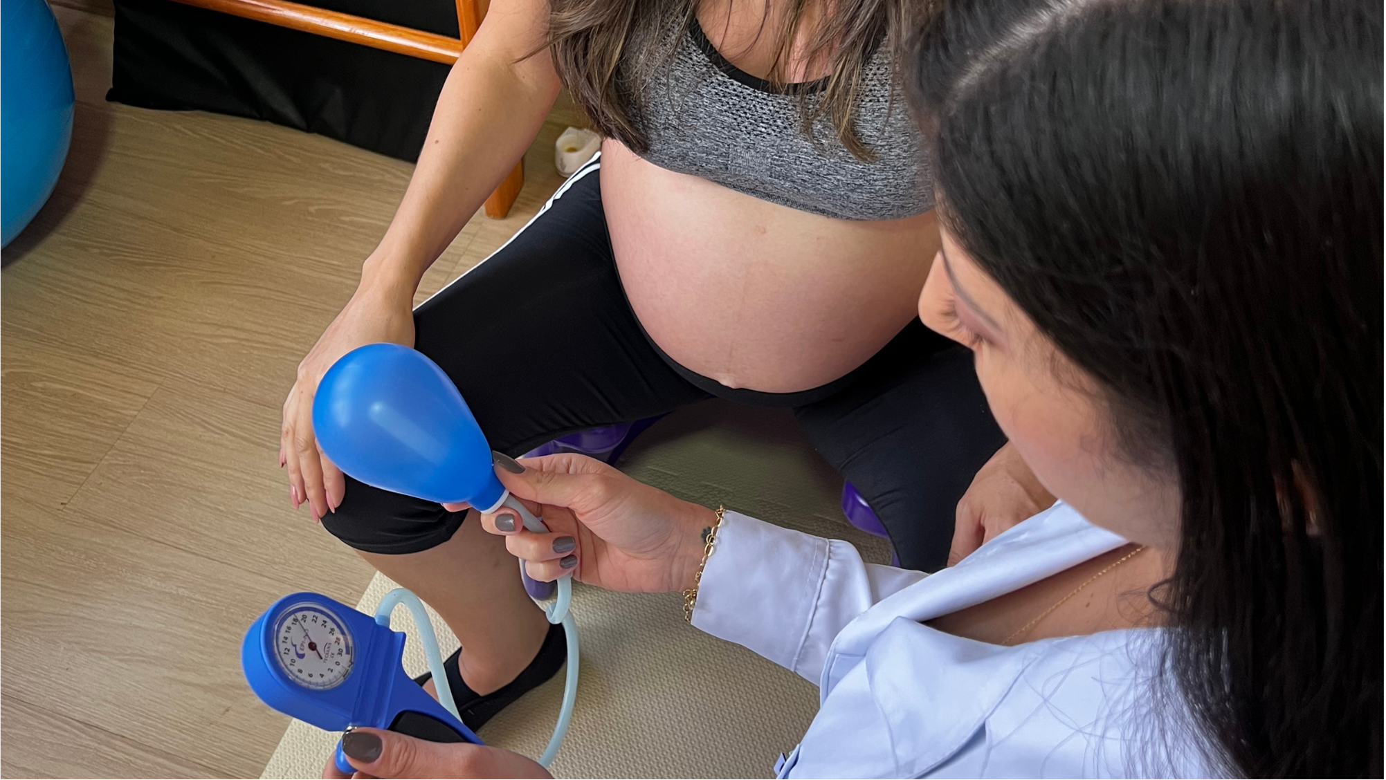 Care with pregnant patient and manual gauge